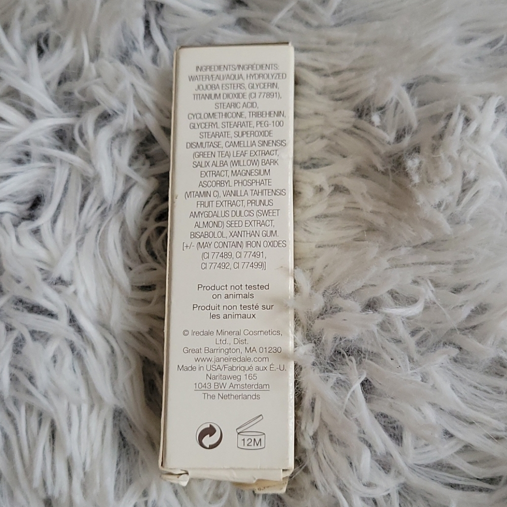 Concealer - Picture 2 of 5